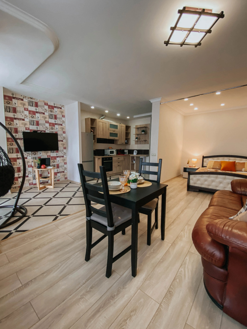 Апартаменты в центре с видом на город 89