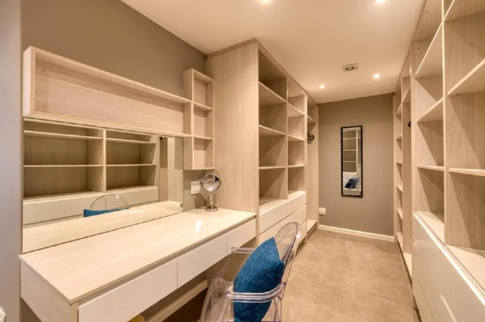 Отель Crown on the heads