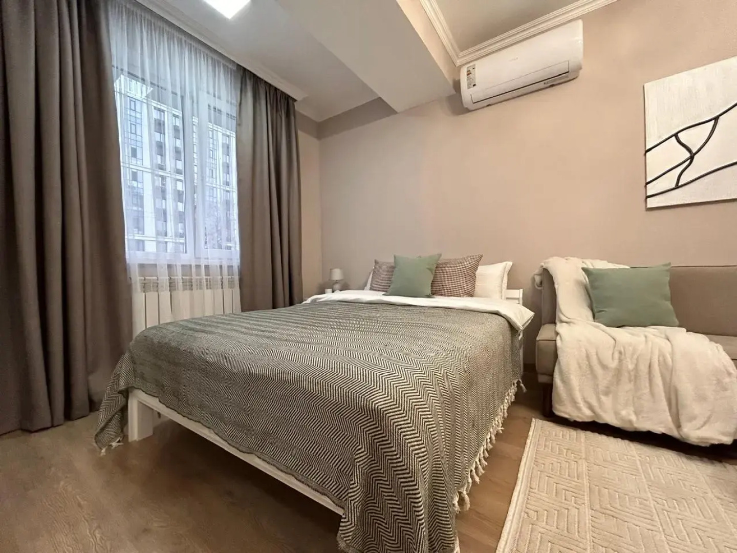 Апартаменты Нежная и уютная студия Кашемир в сердце города