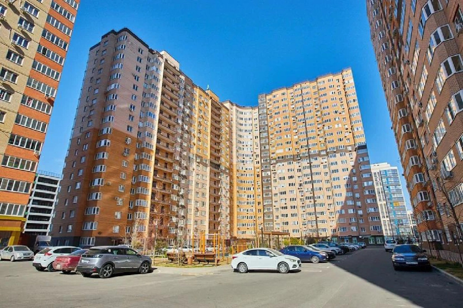 Апартаменты На Героя Георгия Бочарникова 14