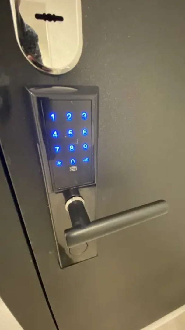 Апартаменты на Аллее Труда 21 6