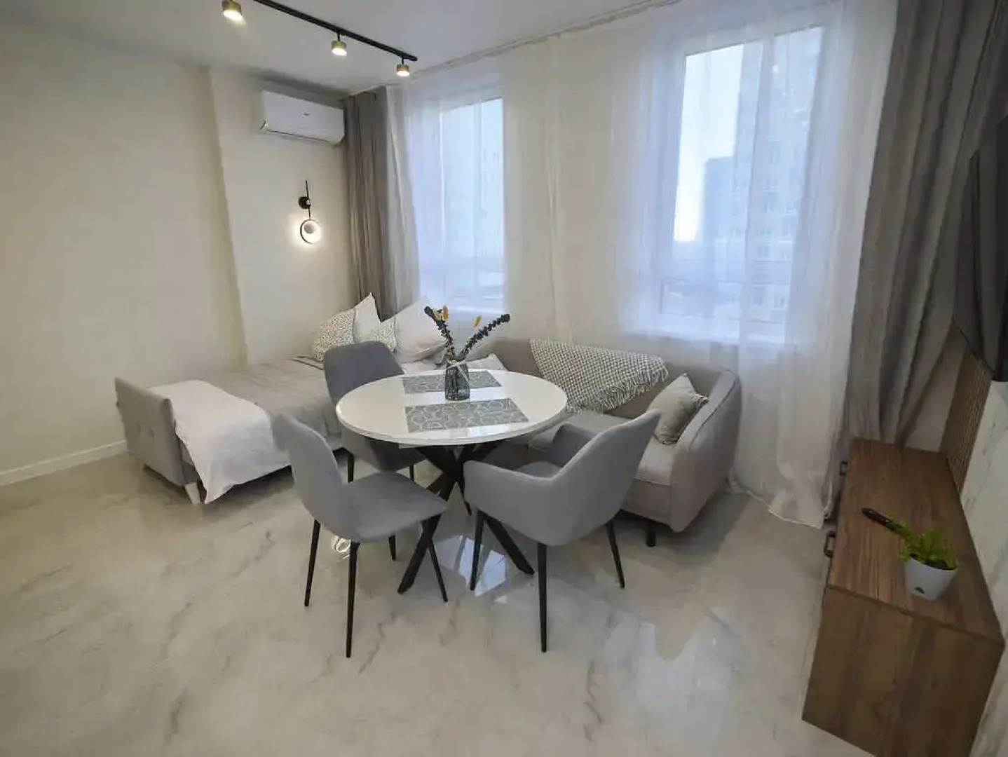 Апартаменты Премиум у Океаниса и Парка Швейцарии