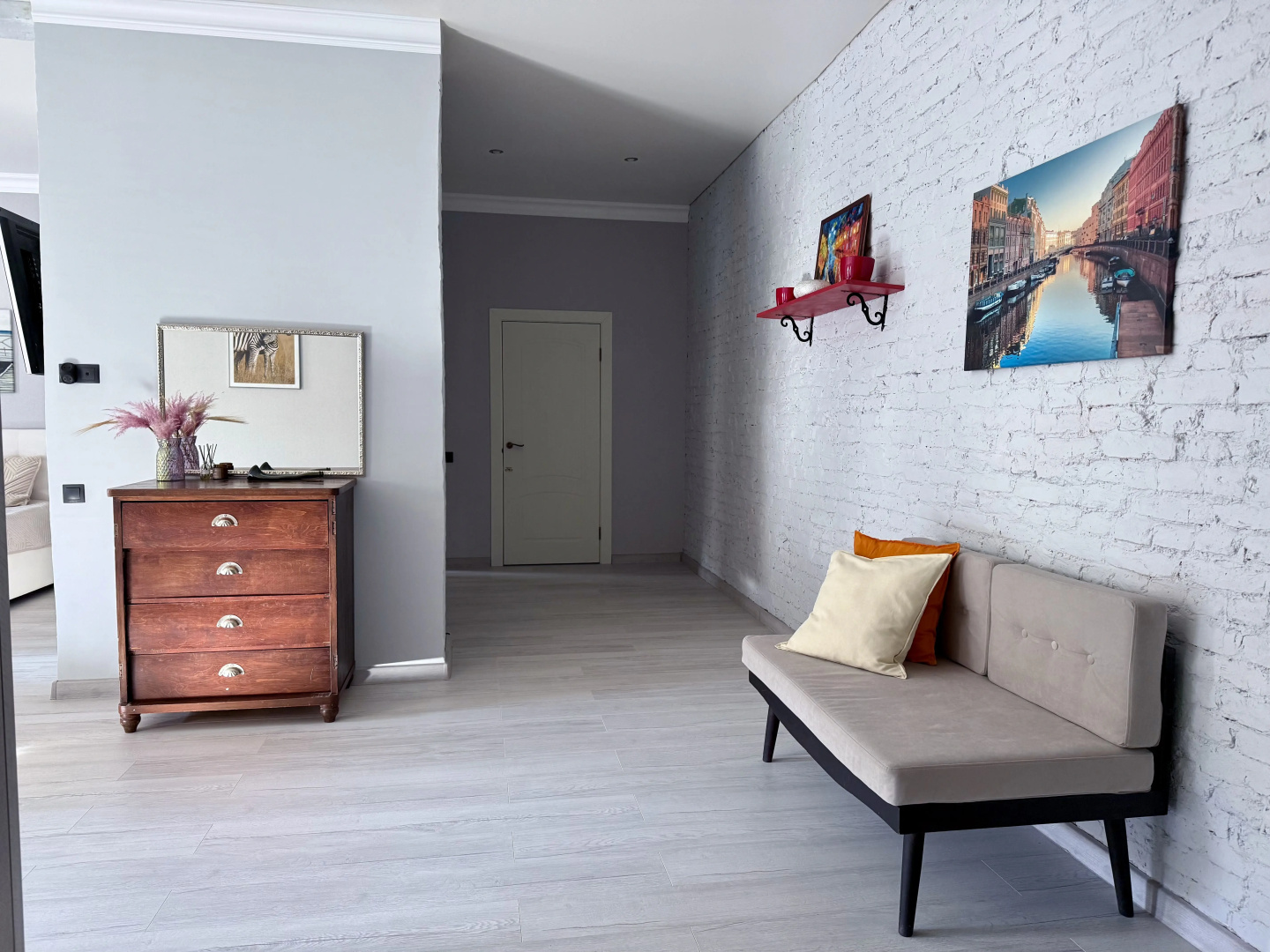 Квартира Orlov House с видом на крыши Петербурга