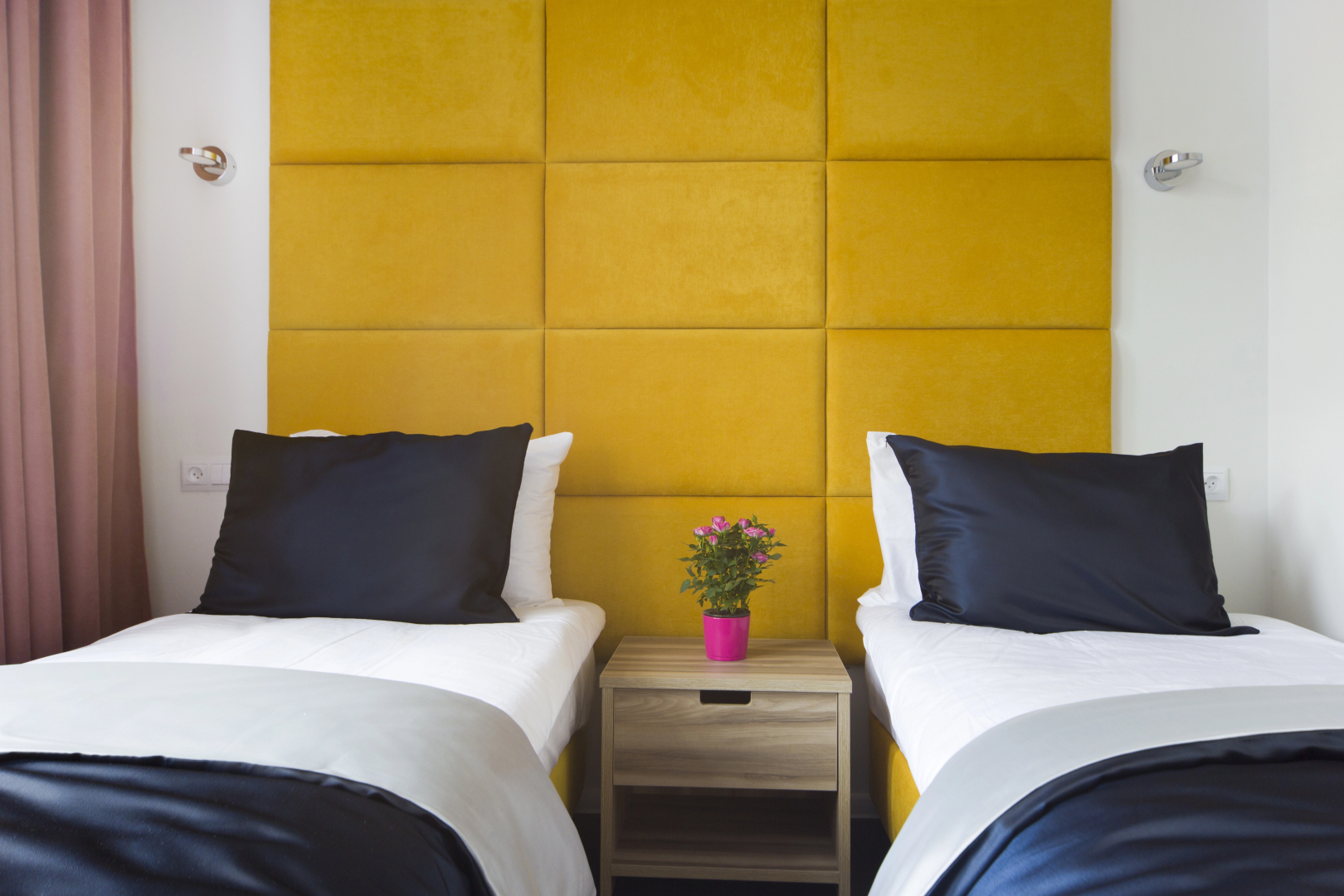 Отель Viva La by Academia