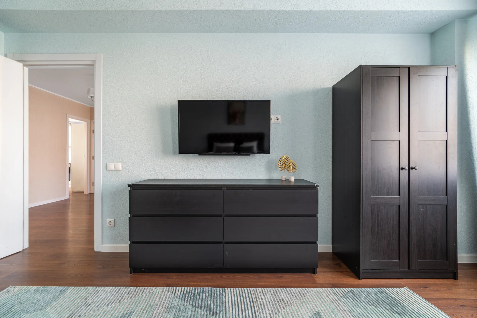 Квартира KRASROOM на Набережной Енисея