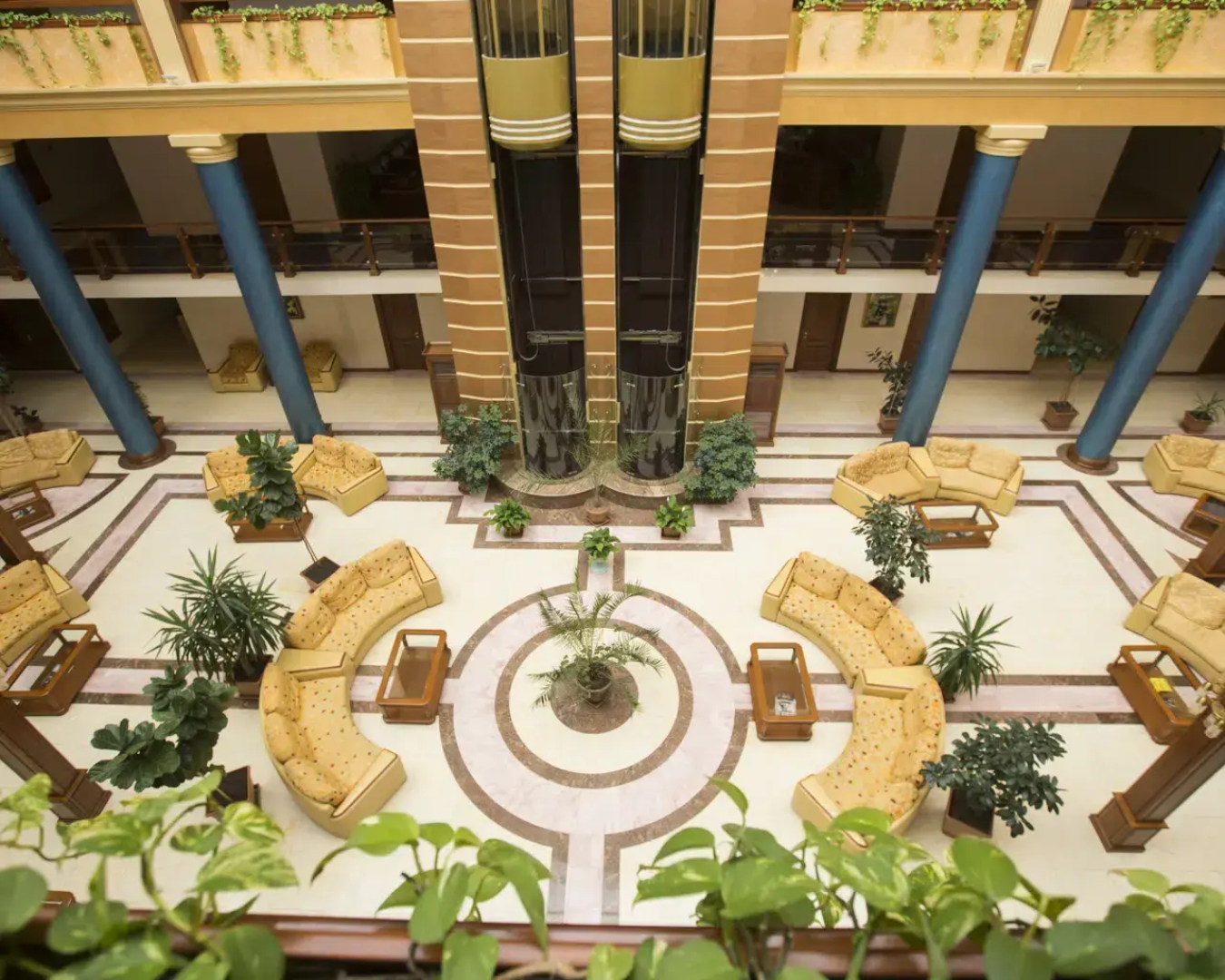 Отель Hotel Russia