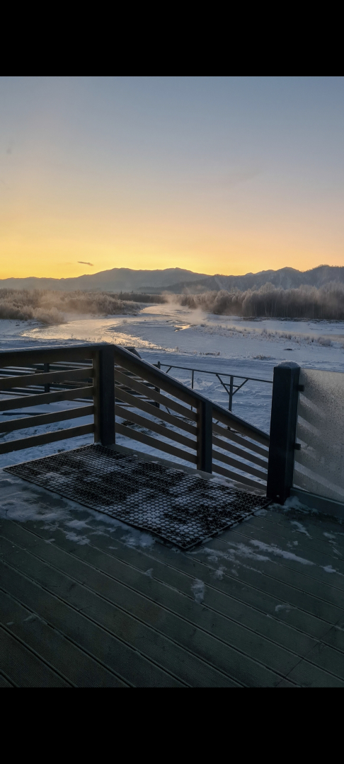 Частный дом Современный гостевой дом на слиянии рек Катунь и Кокса