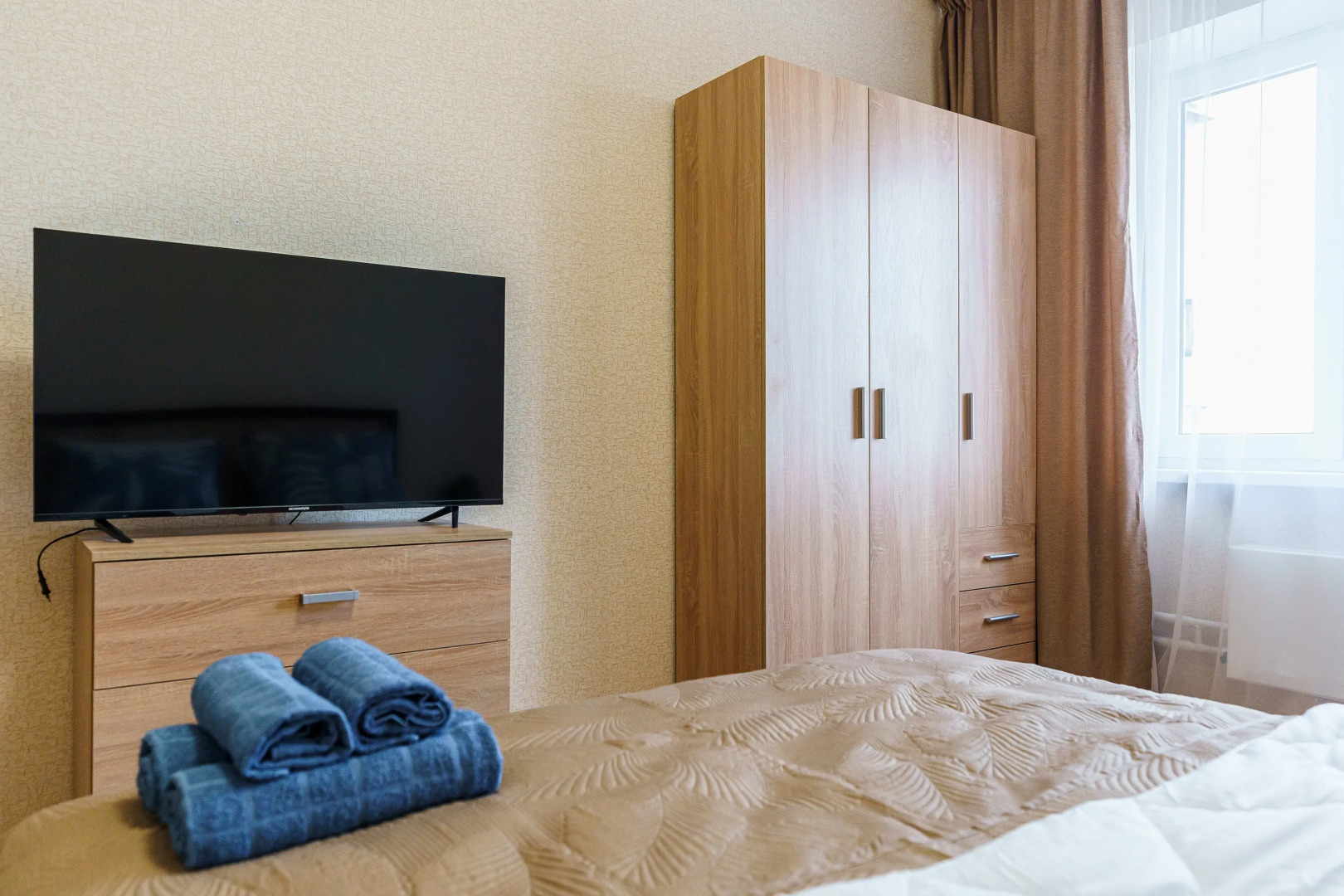 Апартаменты двух-комнатные в центральном районе Новороссийска от LetoApart