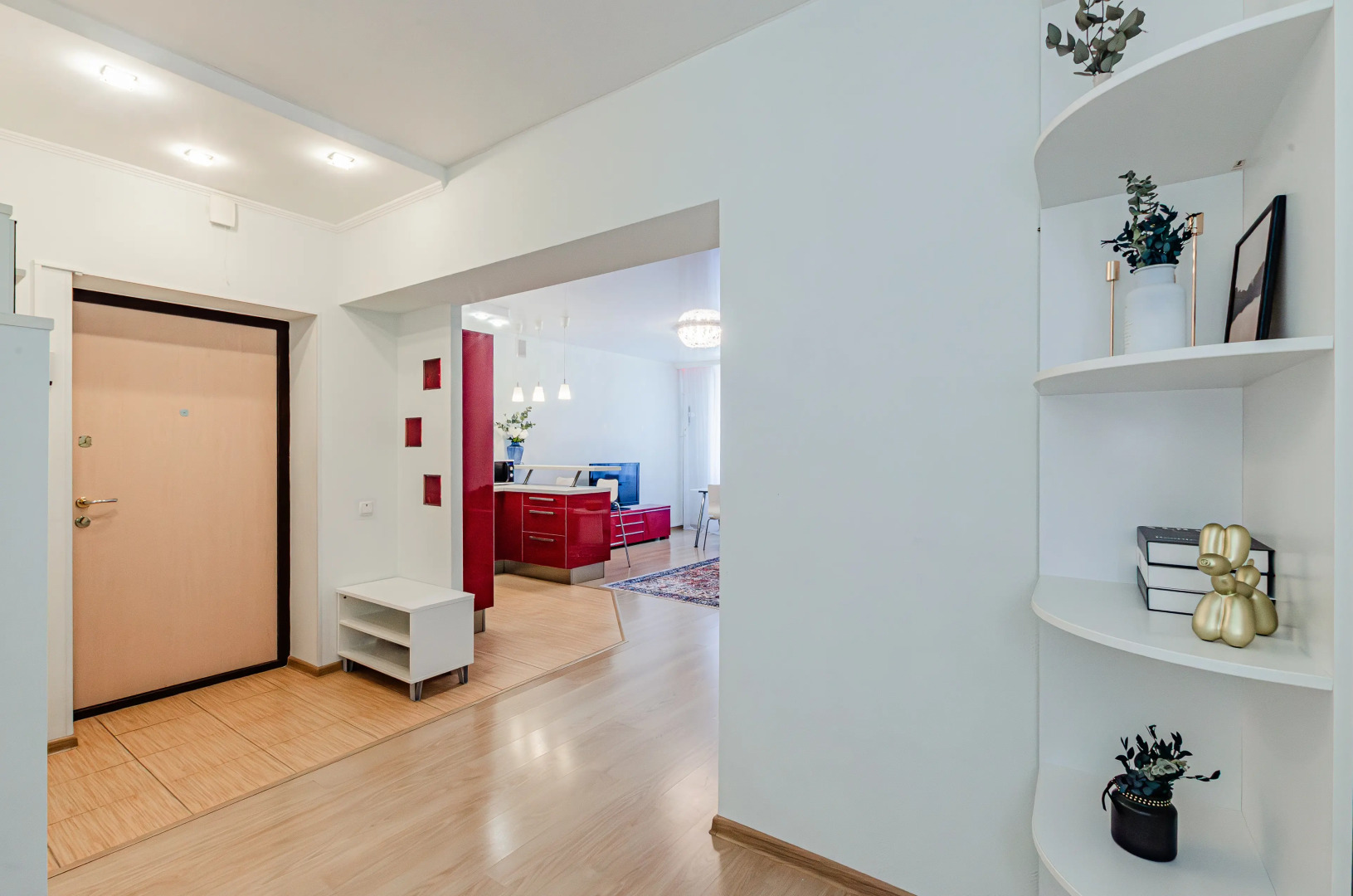 Квартира с Двумя Спальными Рядом с Ривьерой