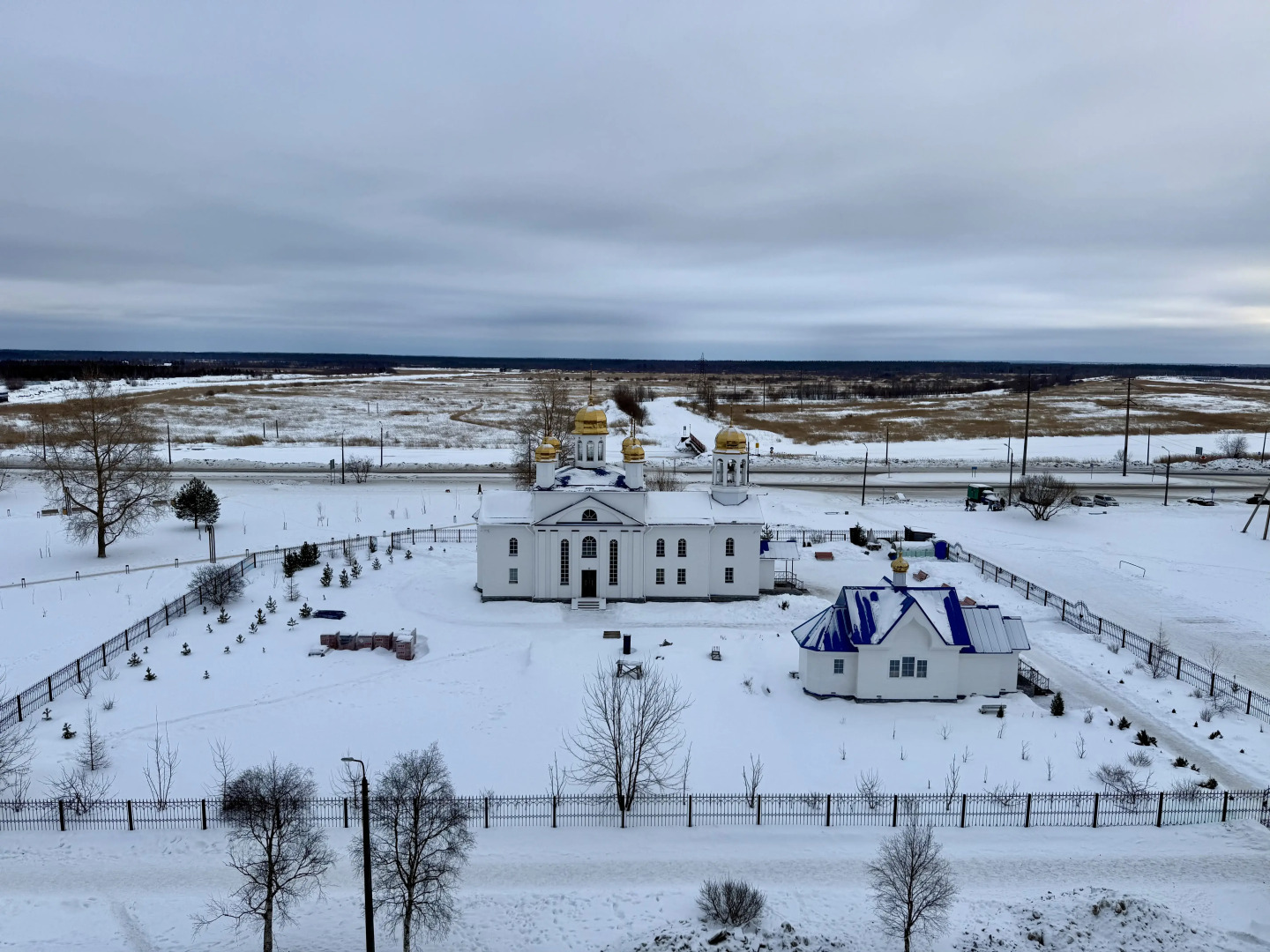 Квартира Двухкомнатная Your Home