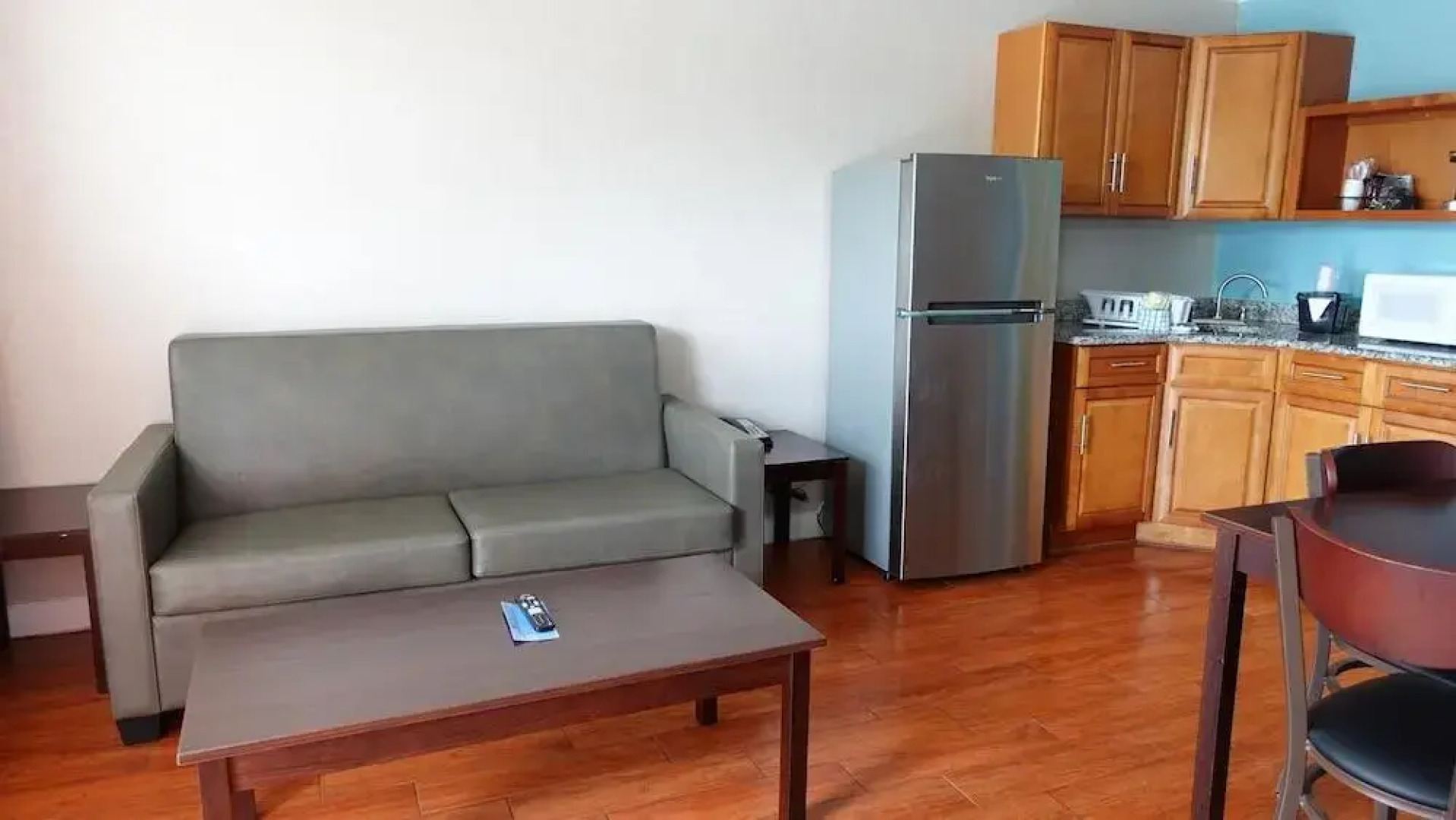 Мини Отель Melbourne All Suites