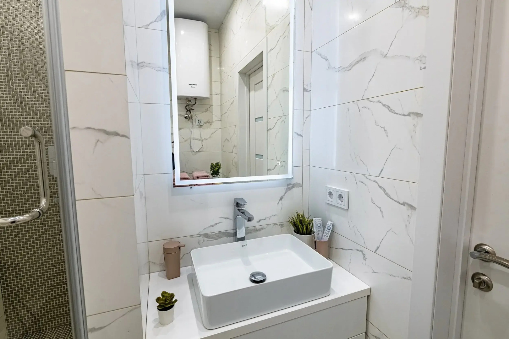 Апартаменты TopHouse на Красного Знамени 160 А двухкомнатные