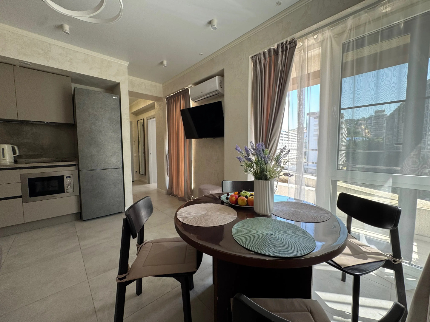 Квартира в  доме с бассейном рядом с морем