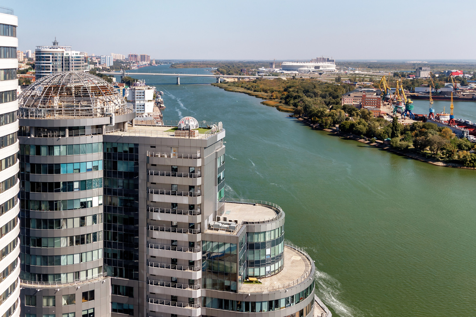 Апартаменты Дом у Дона с подиумом и видом на Дон (23 этаж)