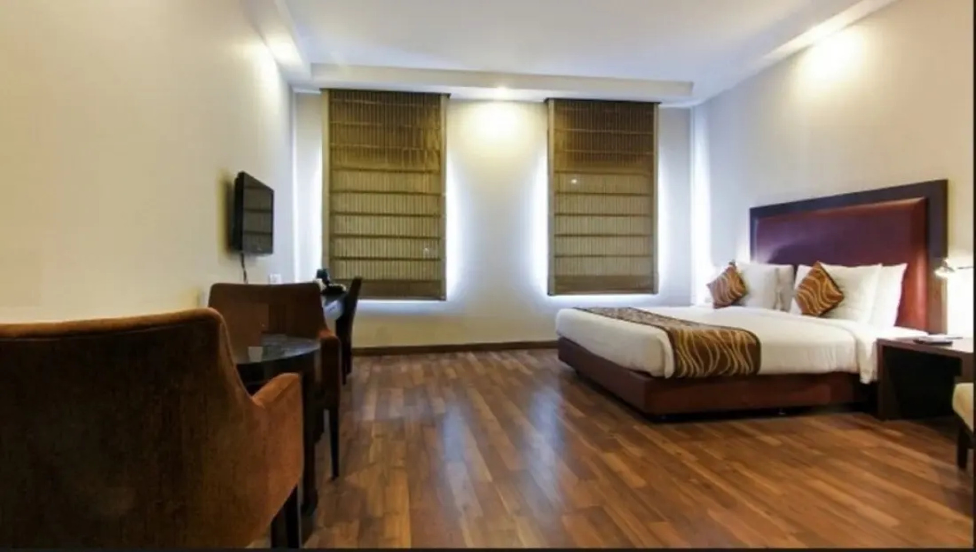 Отель Vibe by The LaLiT Traveler