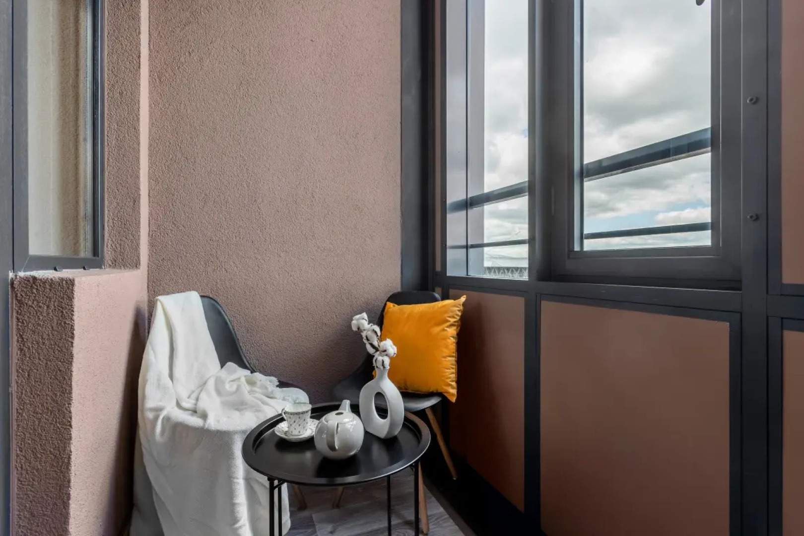 Квартира Комфорт с Балконом и Видом на Город Moderna Flat Status