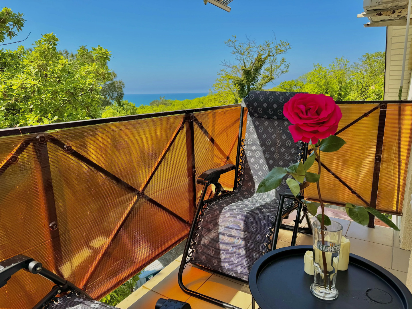 Апартаменты с видом на море, райское место для большой компании