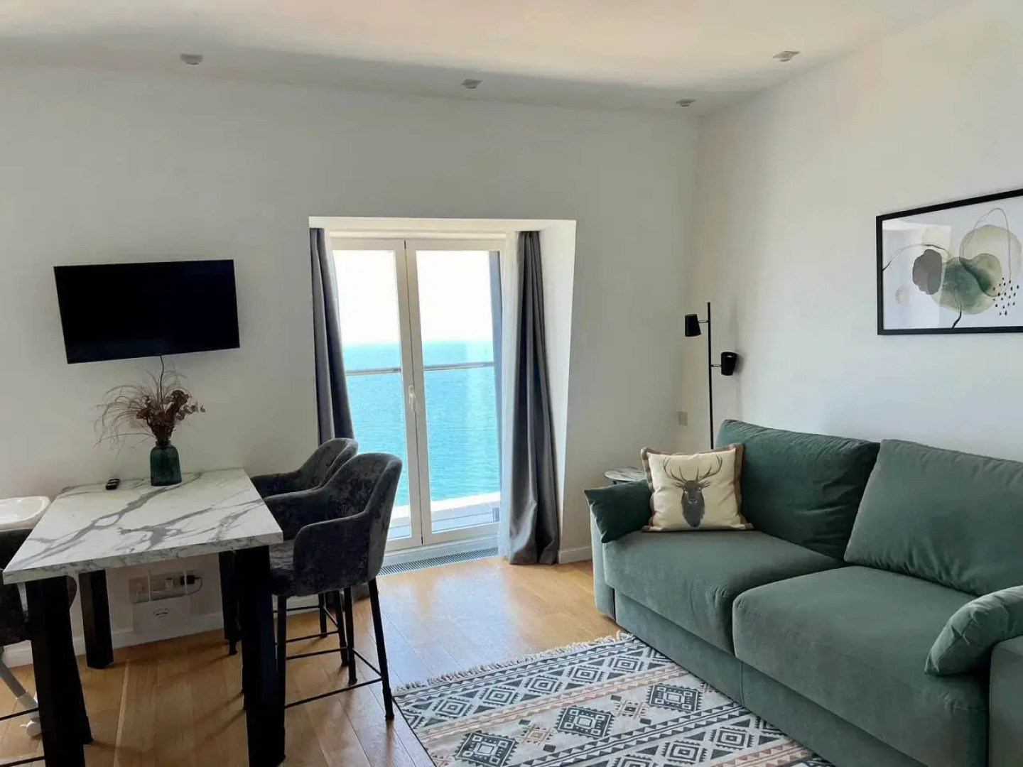 Квартира Граф Толстой