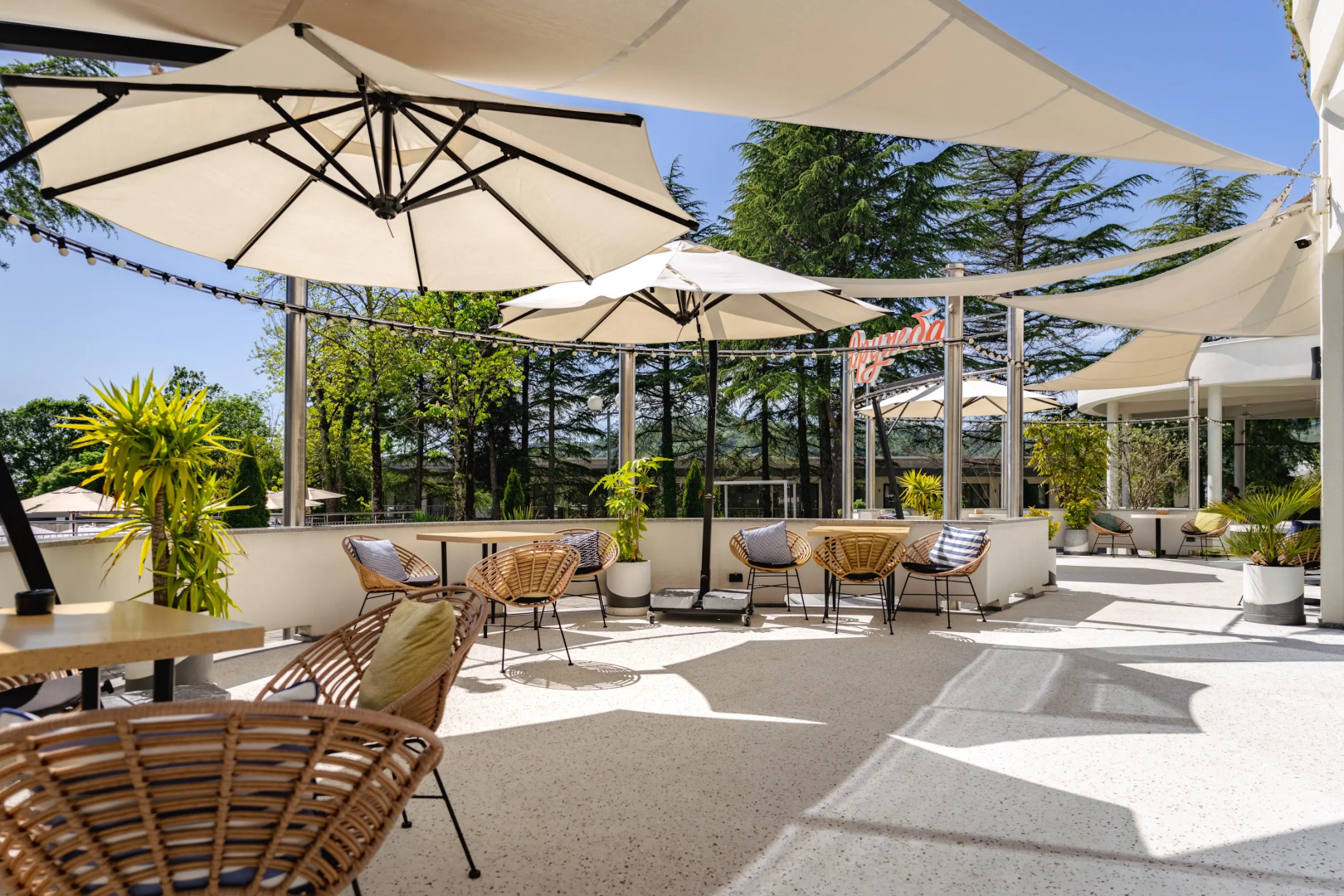 Апартаменты Дизайнерские с бассейном и морем вместимостью от 1 до 4 гостей от собственника