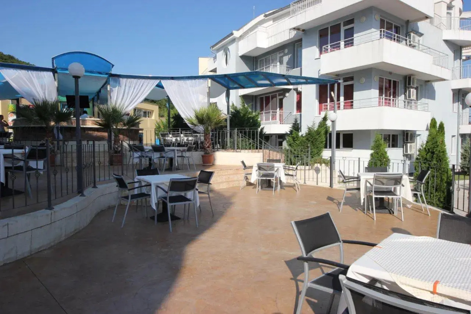 Апарт-Отель Sunset II Koszarica - Menada