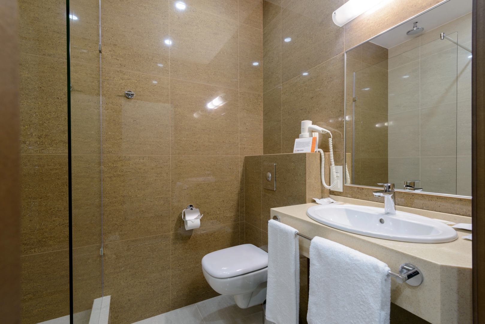 Отель PARK WOOD HOTEL