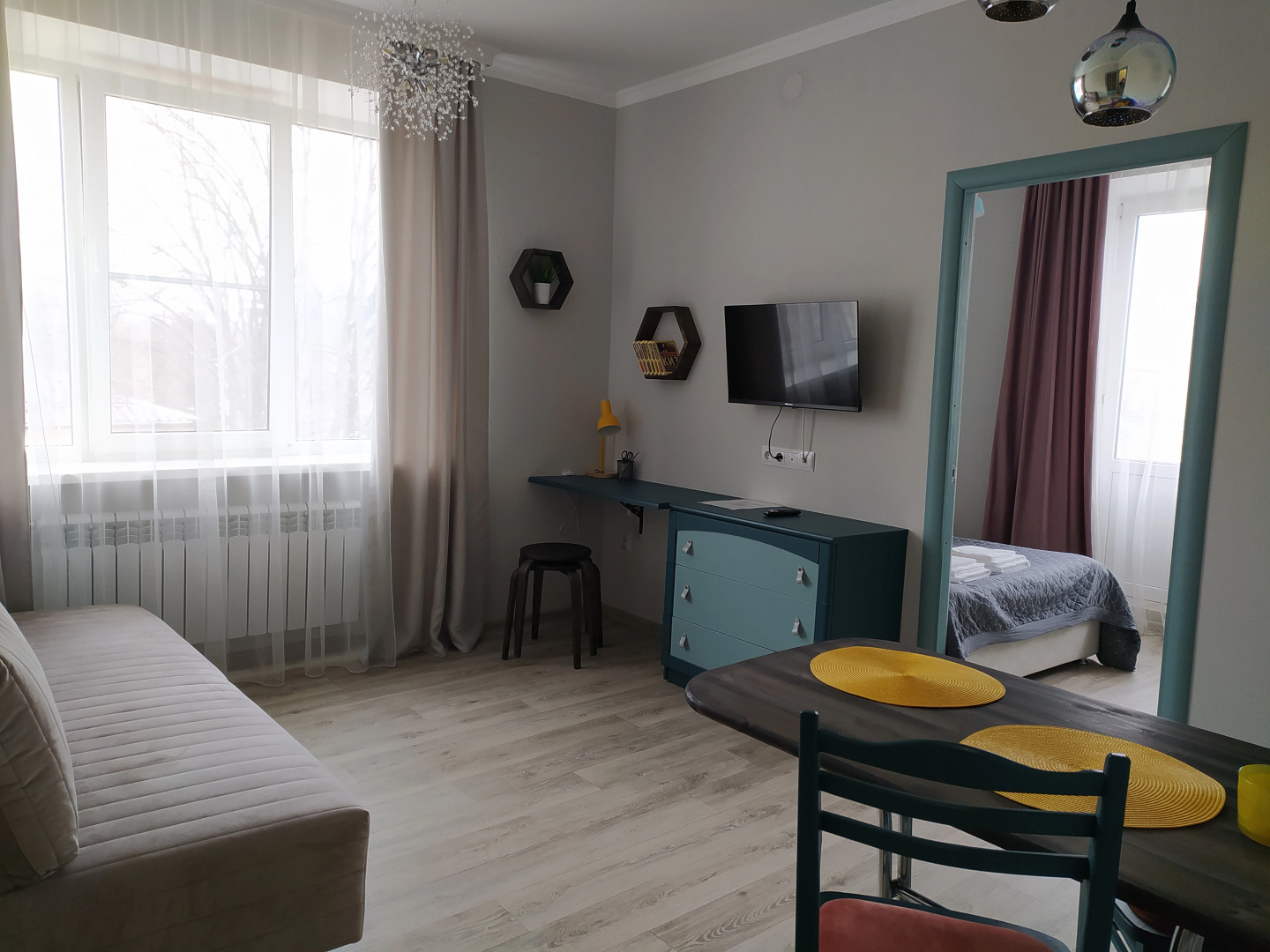 Квартира двухкомнатная с балконом на центральном проспекте