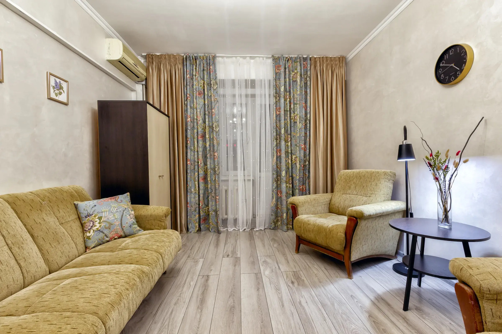 Апартаменты 16 В Самом Центре Отлично Подходит для Туристов и Деловых Поездок