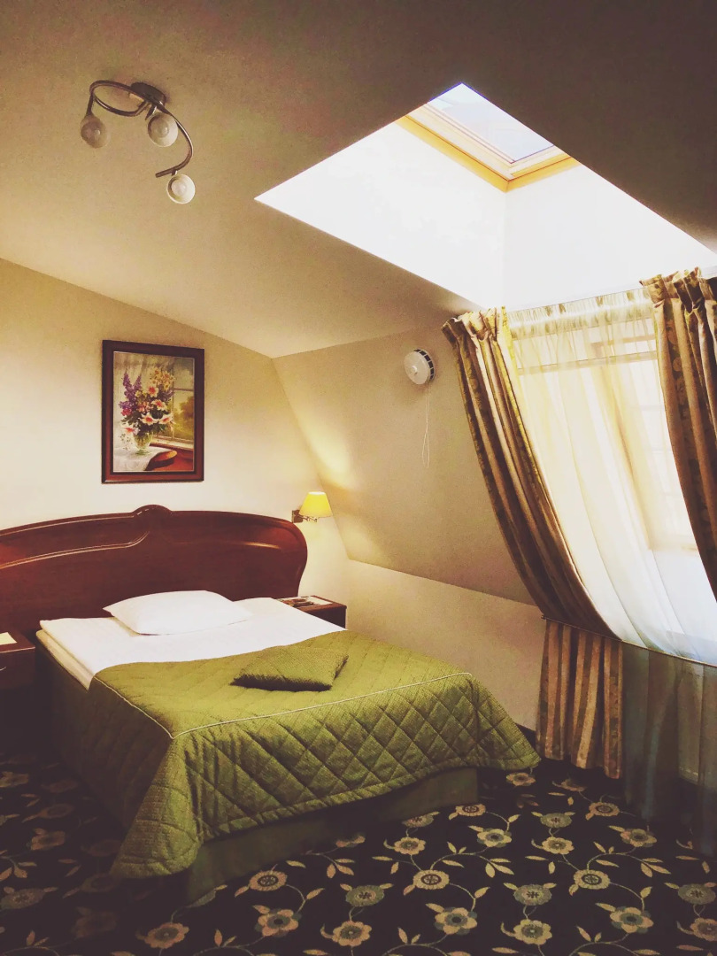 Отель Cronwell Inn Стремянная