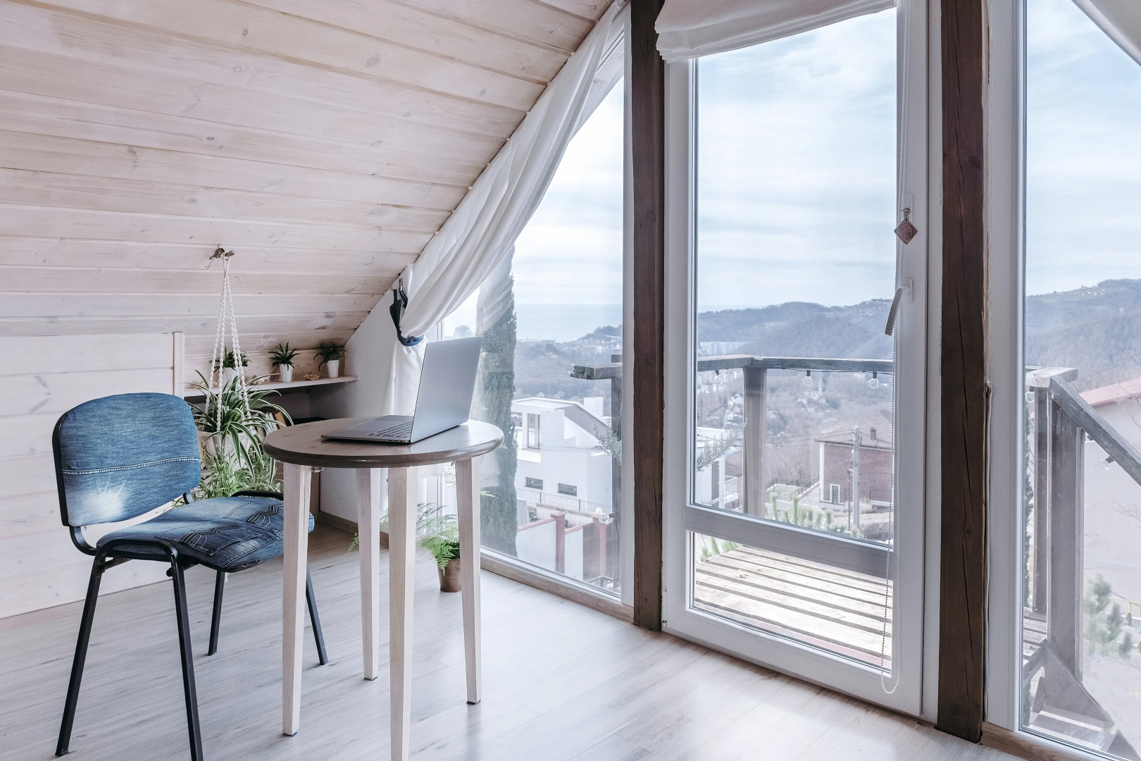 Гостевой Дом с Кипарисами в горах с видом на море