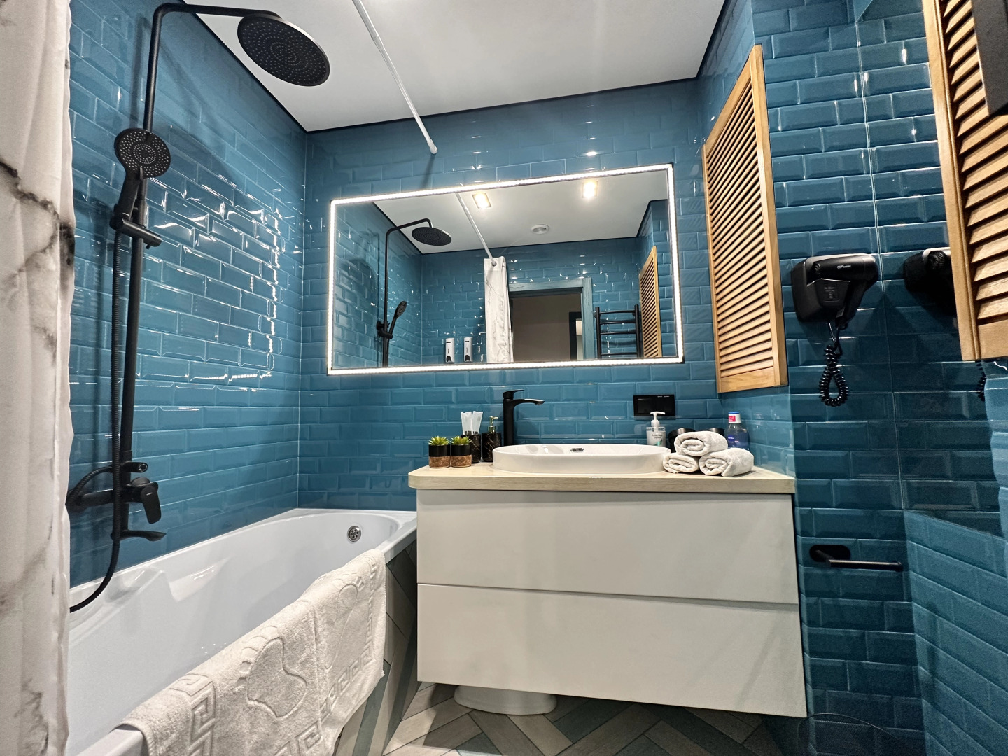 Апартаменты возле парка Героев Отечества