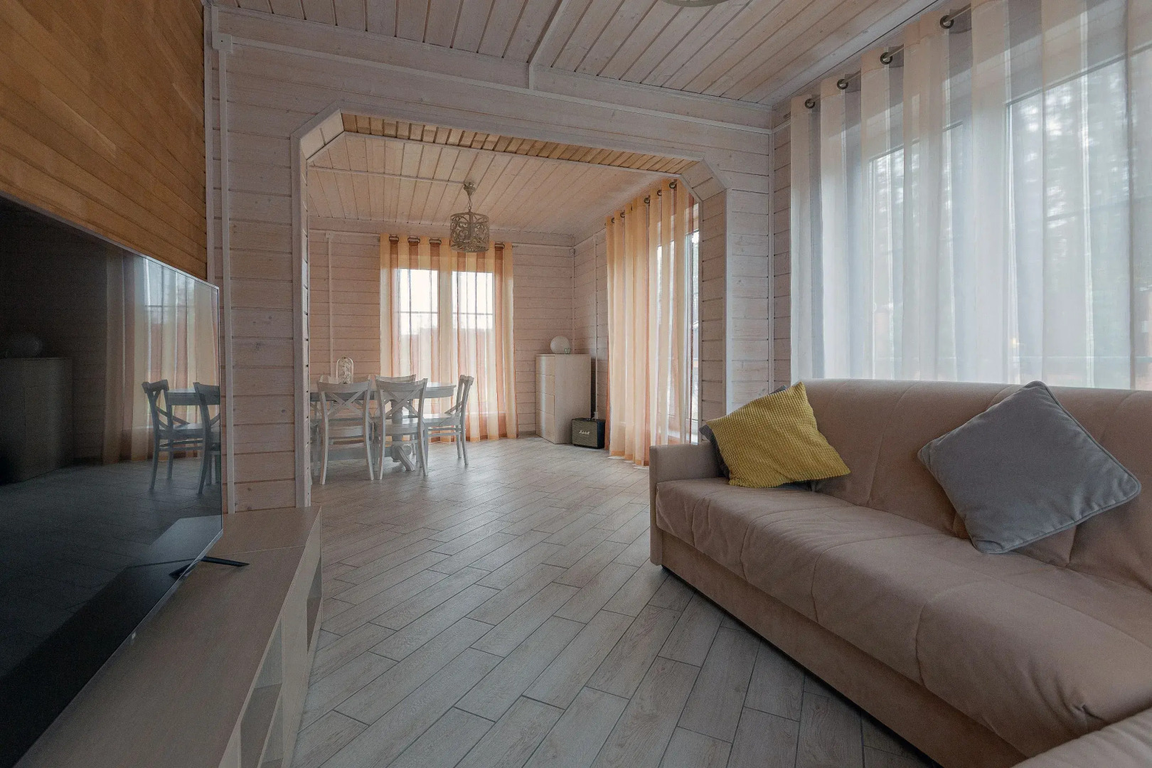 Частный дом WhiteyHouse половина 2