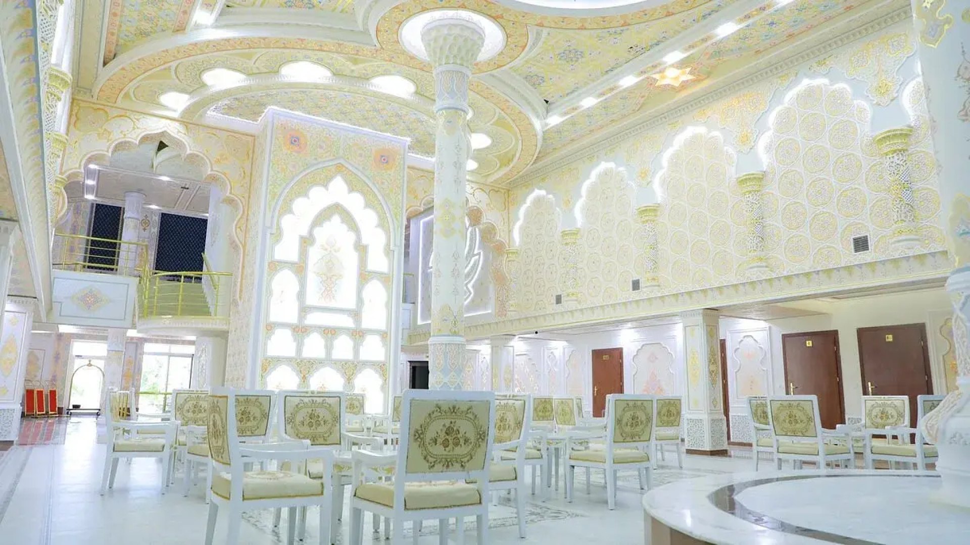 Отель Maqom Plaza