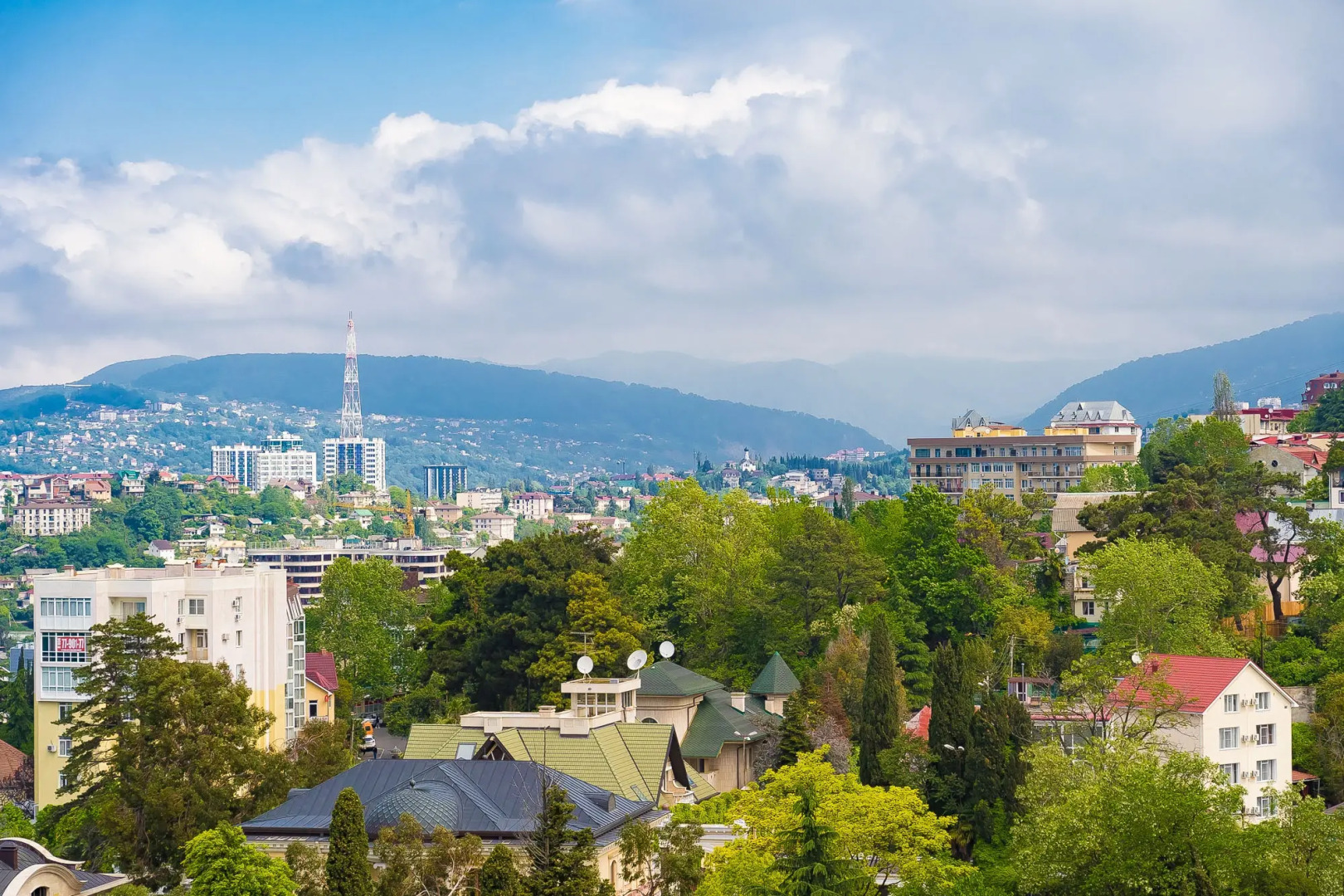 Апартаменты у Дендрария в ЖК Метрополь на самом высоком этаже, где есть бассейн