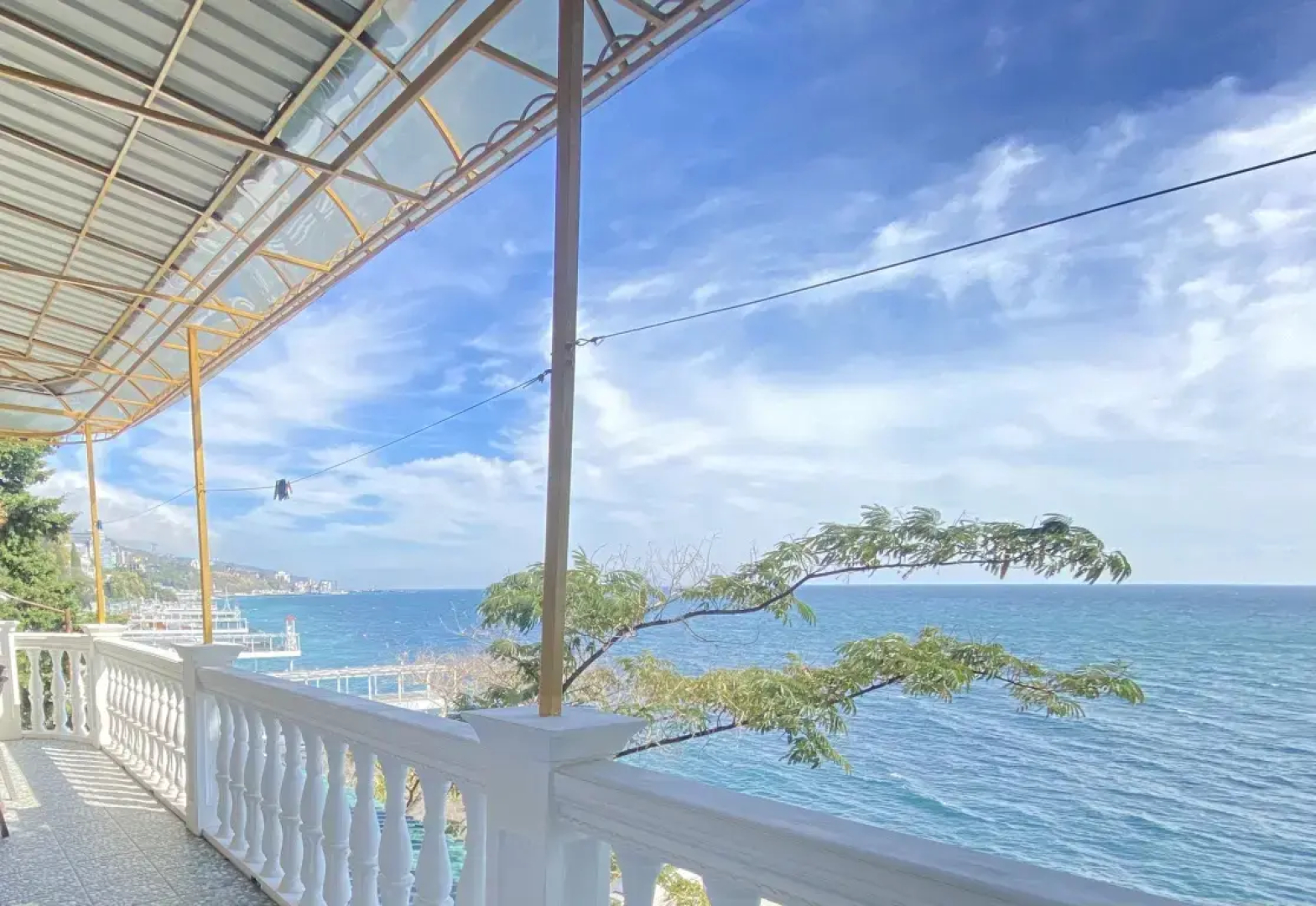 Квартира престиж с 2 спальнями, видом на море и балконом 2/7