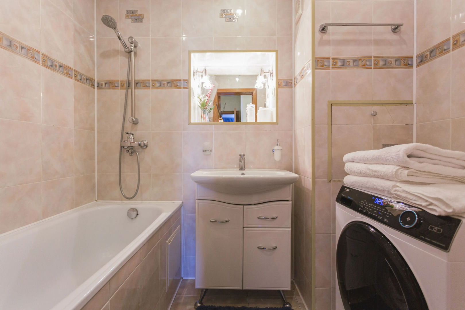 Квартира трехкомнатная в 15 минутах от центра