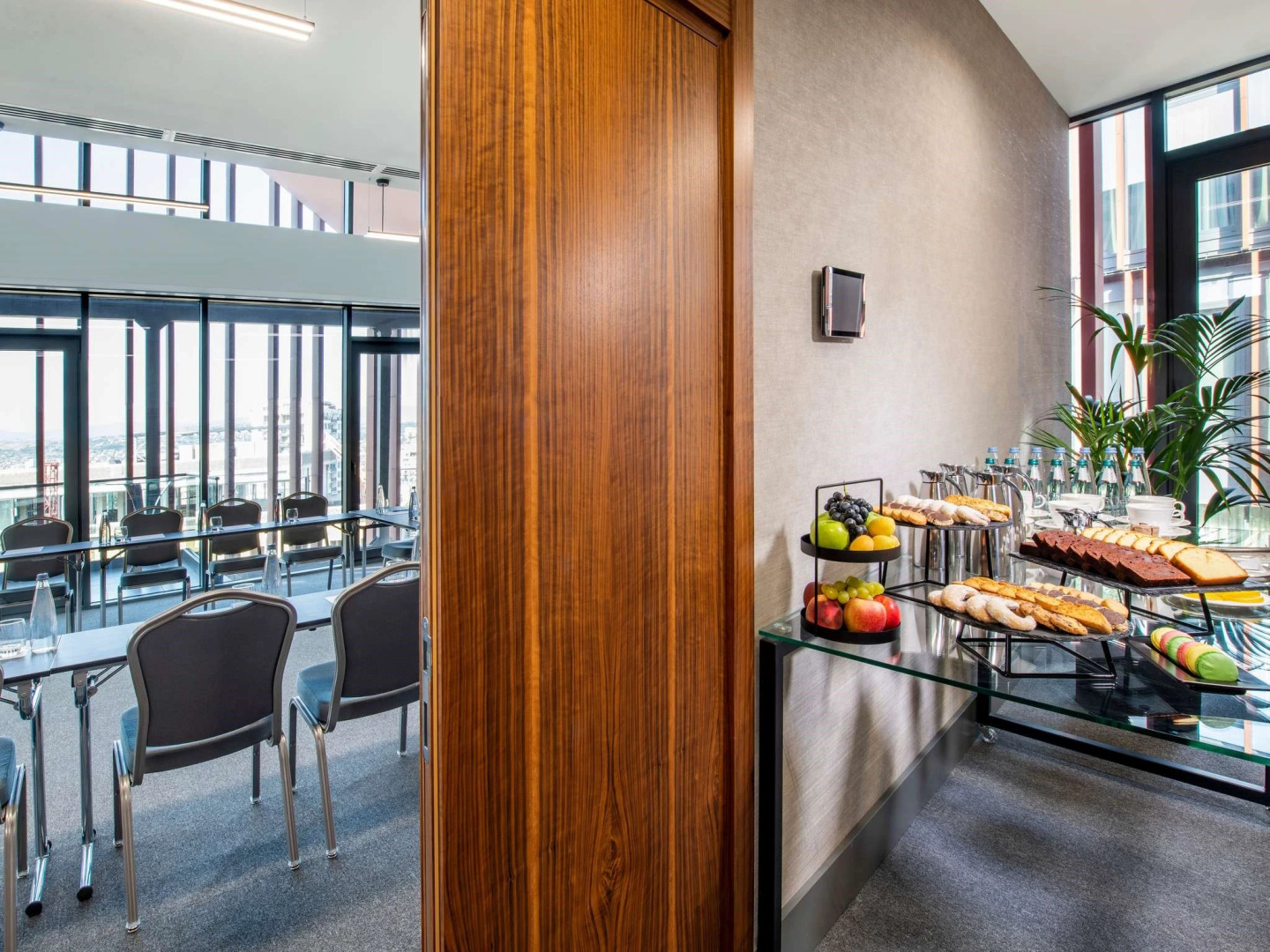 Tbilisi Philharmonic By Mercure Hotel