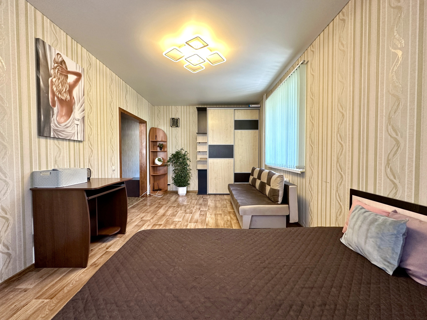 Апартаменты  в новостройке с балконом