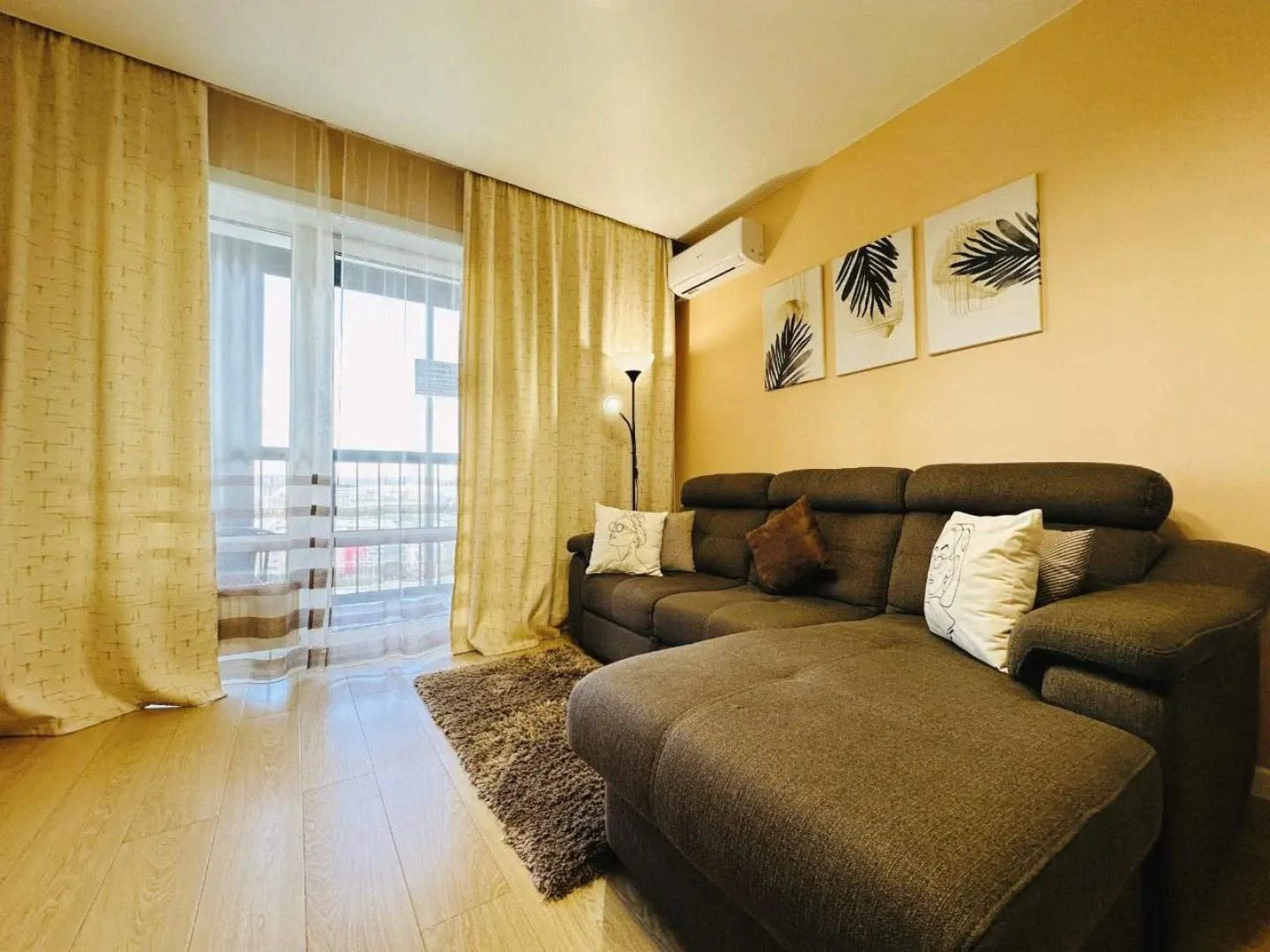 Квартира Nasutki38 Персиковый пломбир