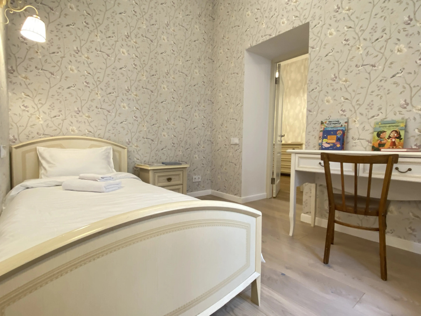 Трехкомантная квартира у летнего сада в Мозаичном дворе