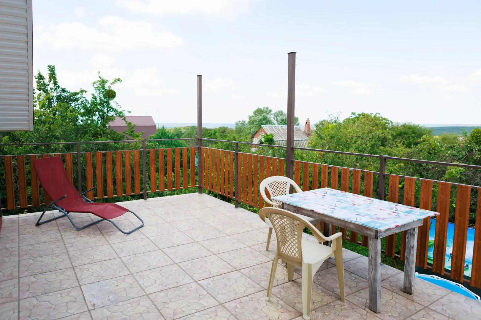 Частный дом  с открытой террасой