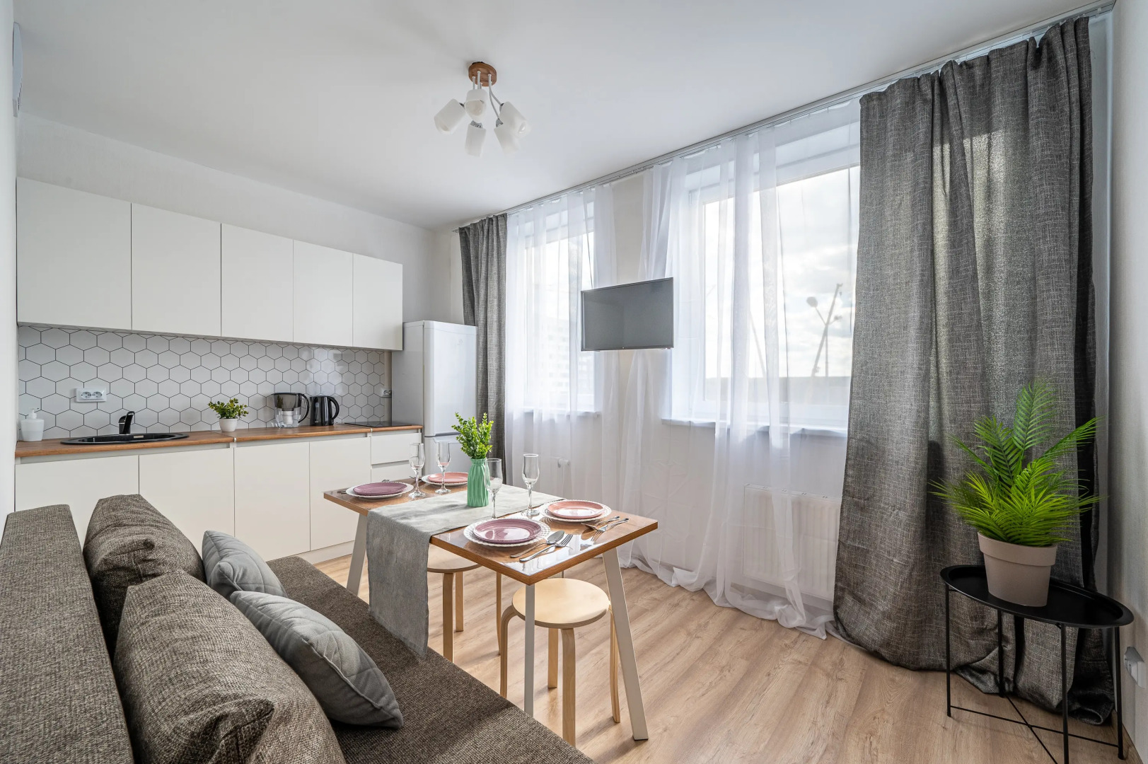 Квартира Просторная Двухкомнатная от Welcome V Ekb