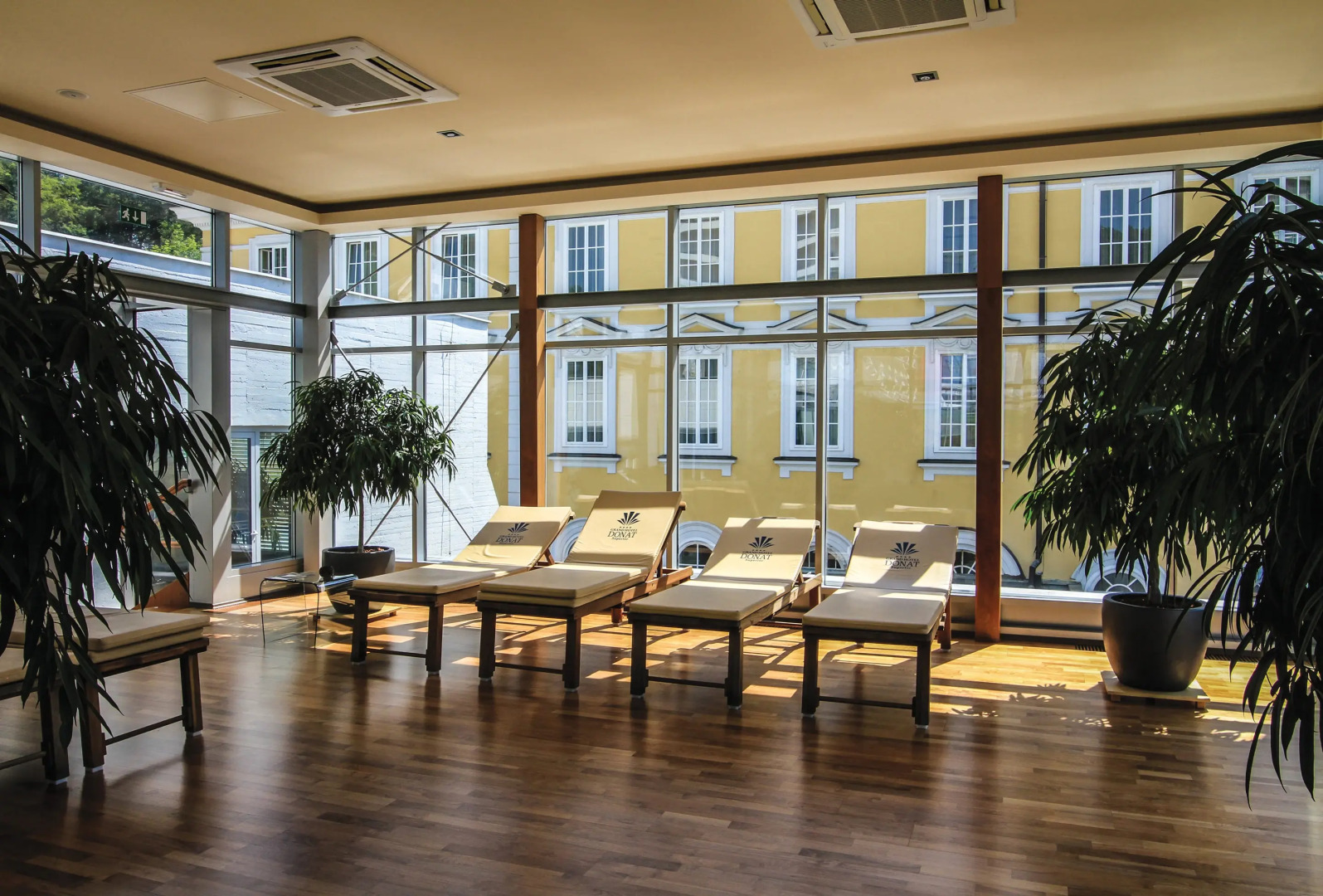 Отель Grand Donat Superior