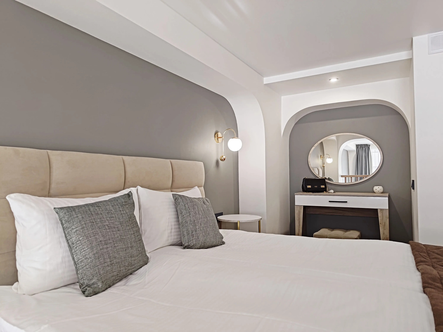 Апартаменты двухуровневые с видом на горы. Жить в Горах.