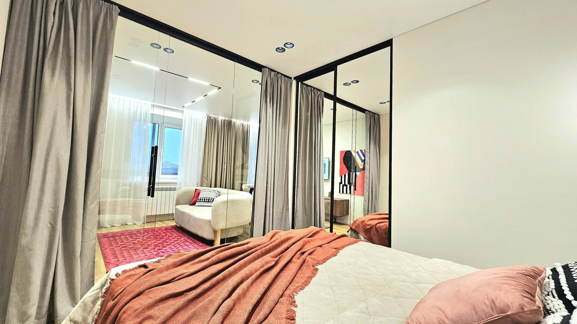 Квартира с Дизайнерским Ремонтом в Центральной Части Города от Urban Apartments