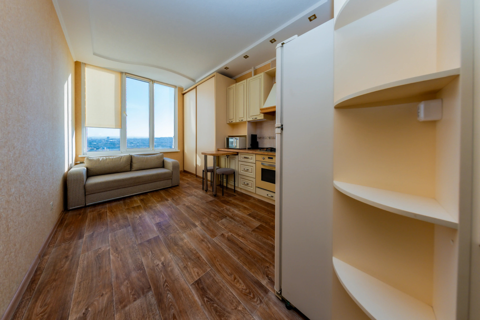 Квартира у Пляжа Парк Победы на 4 Гостей с Видом на Море