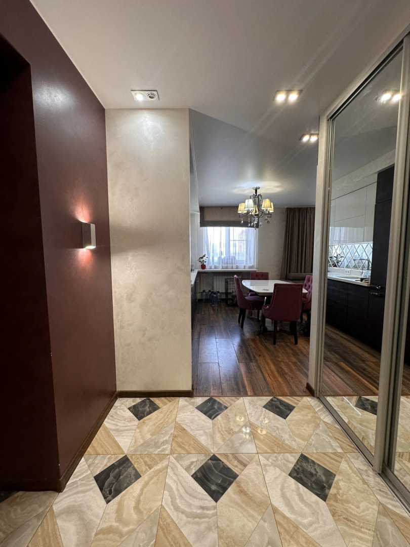 Квартира Трехкомнатная у Набережной Грина