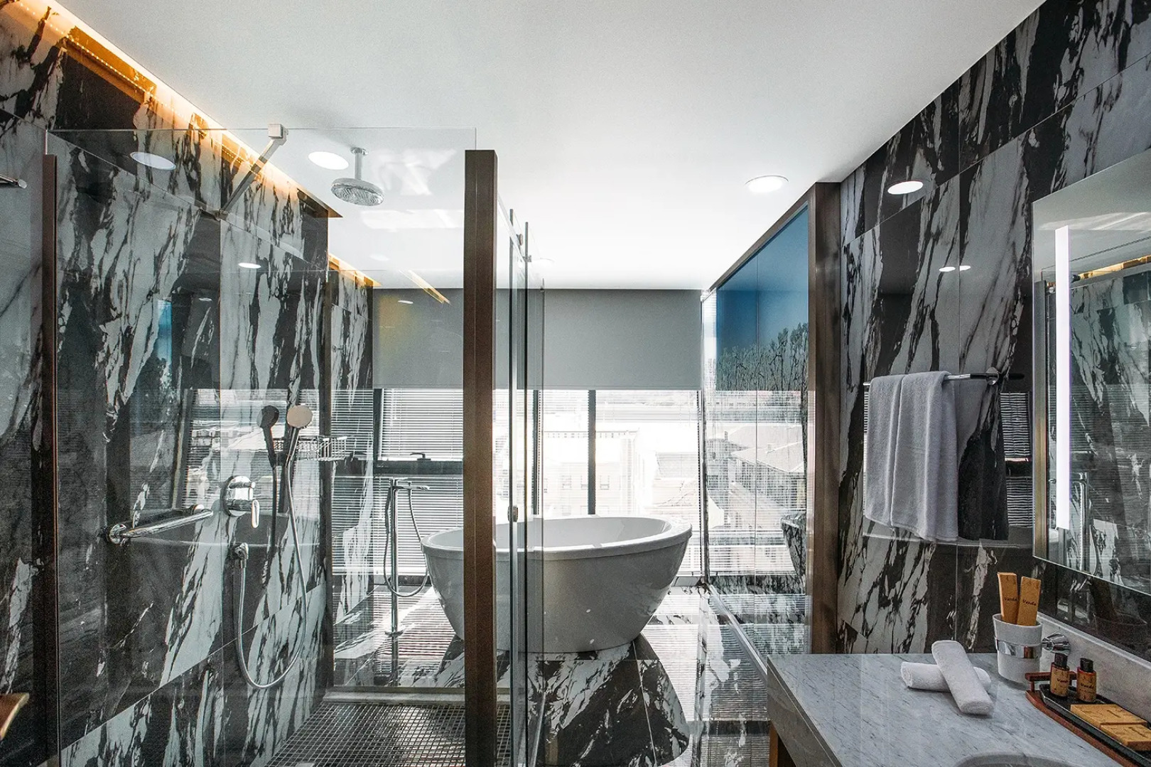 Отель Marjan Plaza