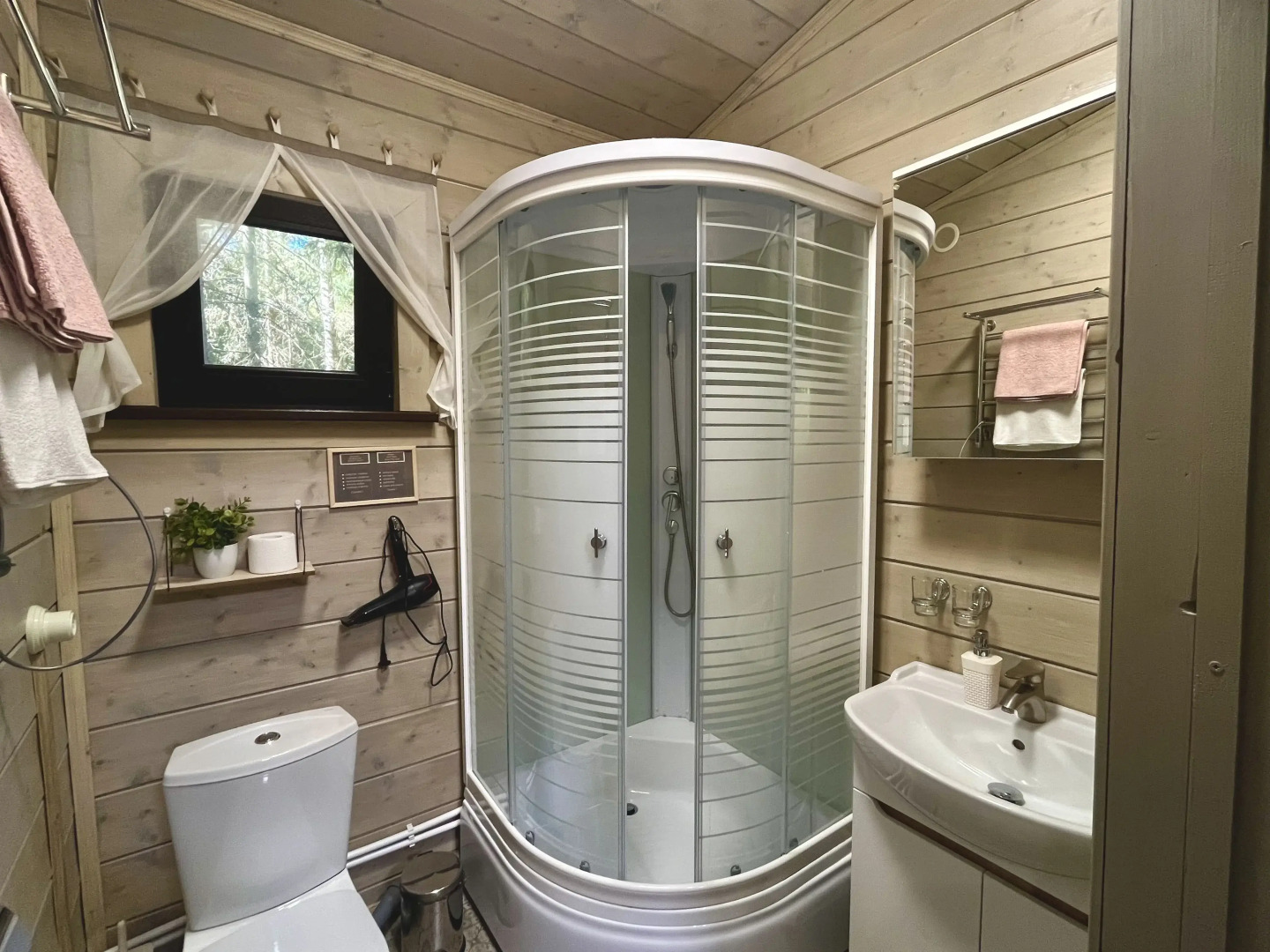 Гостевой дом Грибной домик на берегу Озера Волго на Селигере - коттеджи Сосновый бор