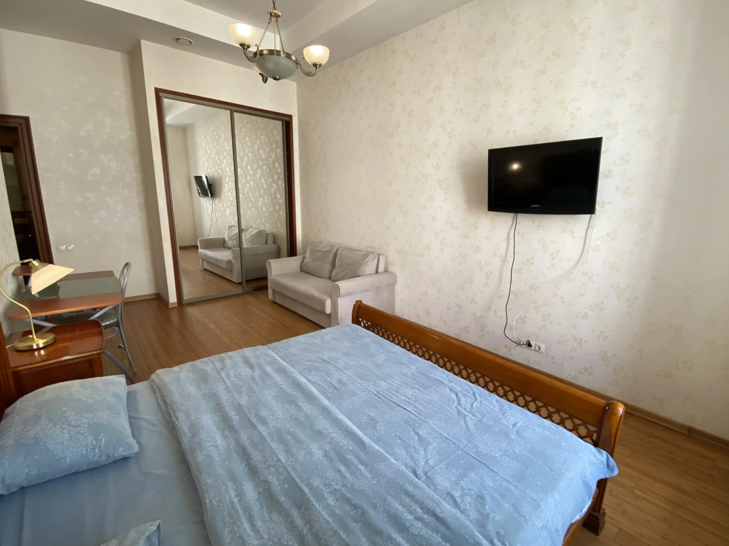 Современная квартира Невский 13 с балконом и парковкой