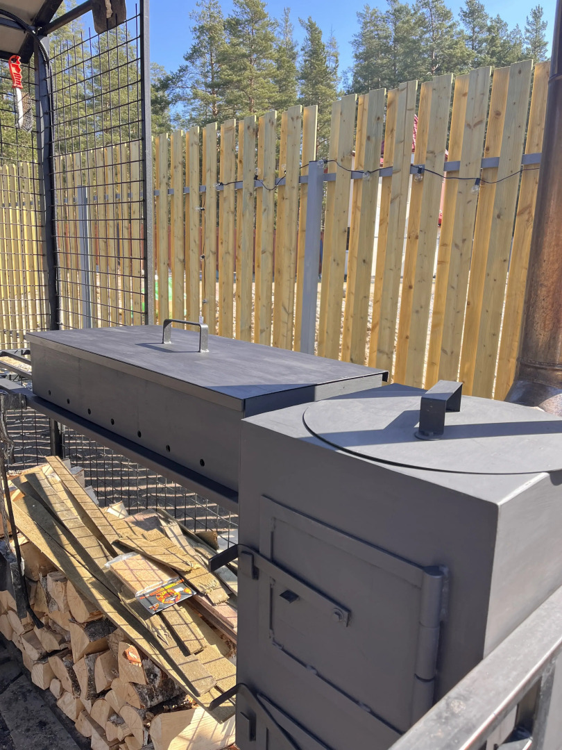 Частный дом в соснах